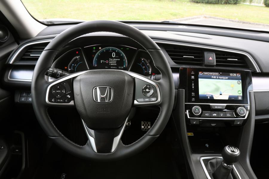 Панель приборов Honda Civic Sedan (FC1) 2016 года  (WW) (фото 31 из 40)